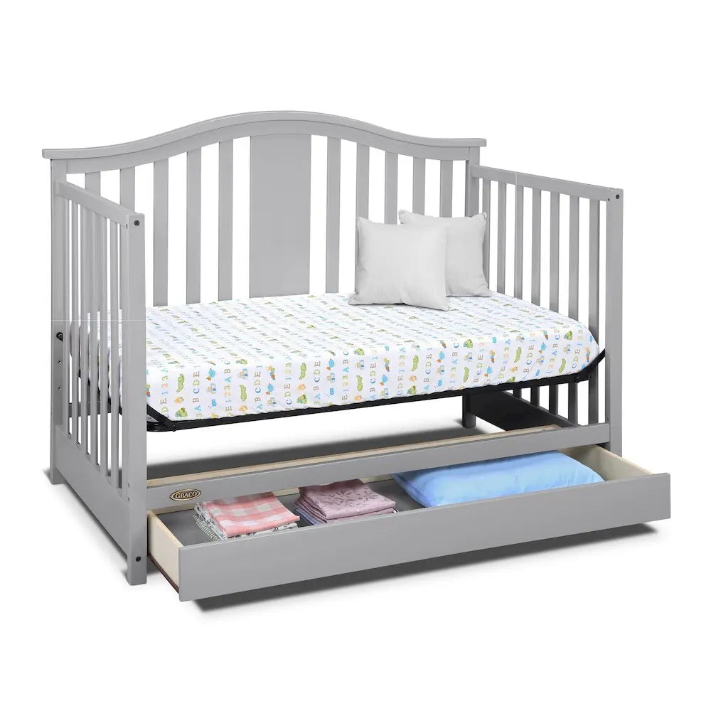 Solano 4-in-1 Convertible Crib with Drawer